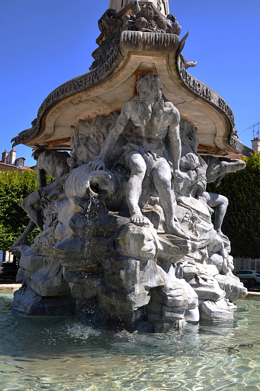 Fontaine-place-Alliance"